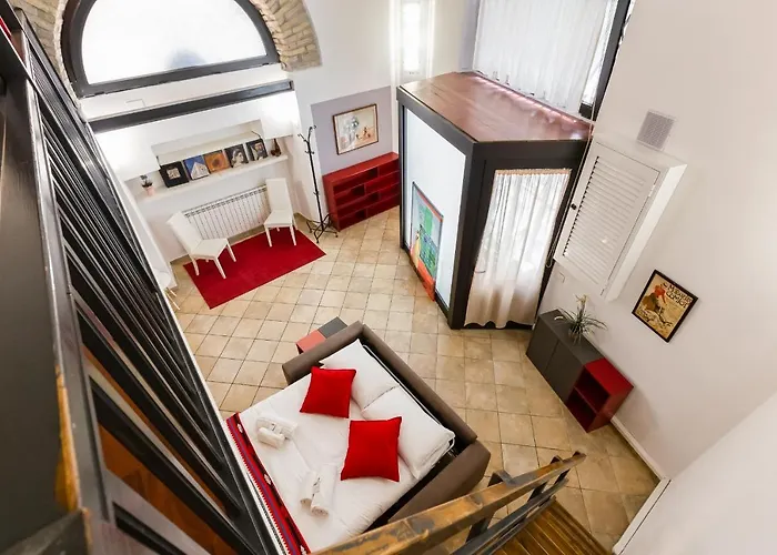 Spacious Loft In The Heart Of Apartment *