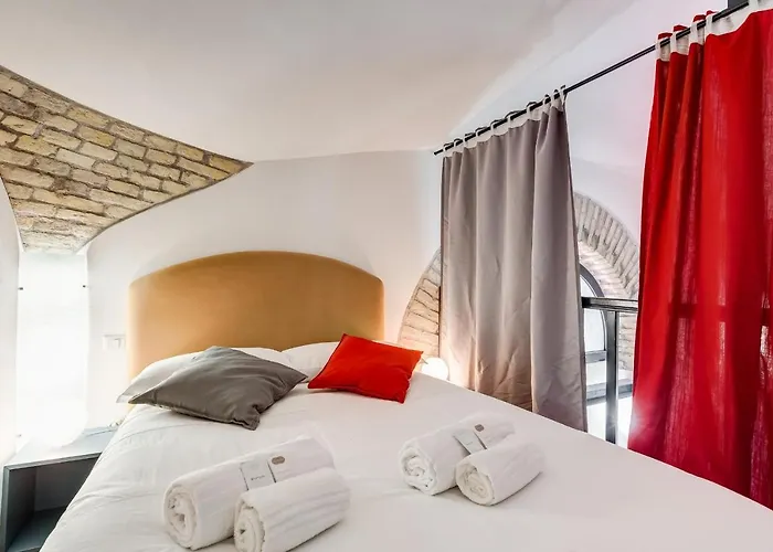 Apartment Spacious Loft In The Heart Of *